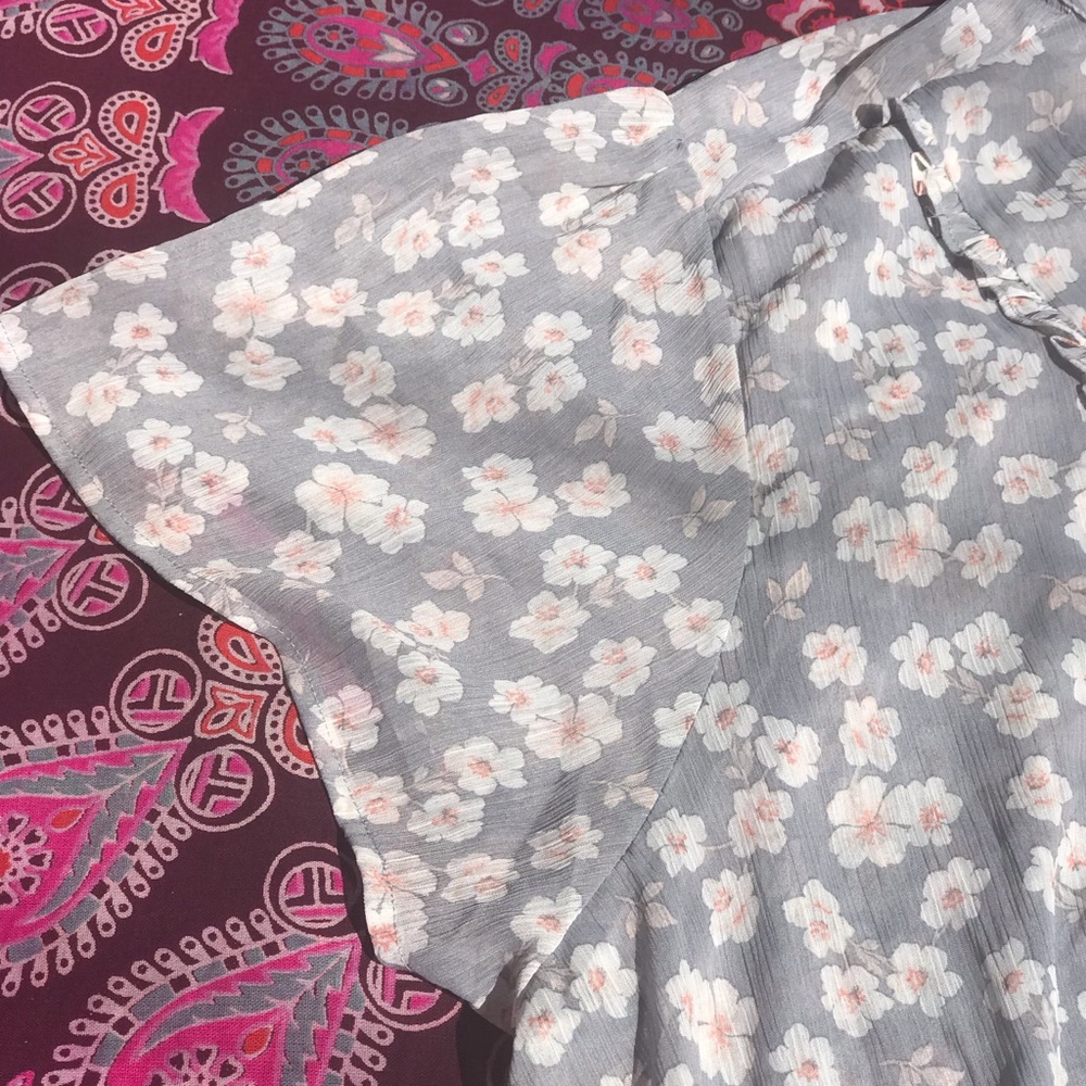 Torrid Ruffle Front Blouse (Size 5) - Picture 4 of 5